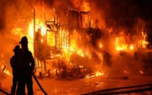 ​Incendie au marché Petersen : les commerçants sauvés par la pluie 