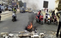 Visite du Chef de l’Etat à Ucad : frustrés, des étudiants bloquent la circulation