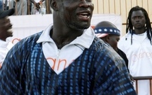 Vidéos lutte - direct Gris bordeau vs Eumeu Sène: Entrée timide de Boul Falé