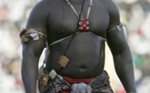 Vidéo lutte - direct Gris bordeau vs Eumeu Sène: Fass entre en force