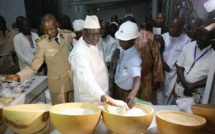 Hausse prix du riz parfumé : les commerçants accusent le gouvernement de tout manigancer pour promouvoir le riz local