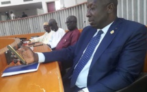 Pendant ce temps... le ministre de l’agriculture patiente depuis plus d’une heure avec quelques députés de l’opposition 