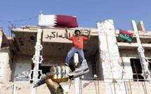 A Tripoli, les soldats pro-Kadhafi résistent aux rebelles