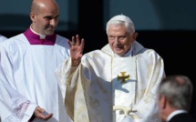 Benoît XVI attribue la pédophilie dans l’Eglise à Mai 68 et à « l’absence de Dieu »