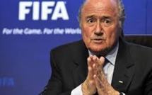 FIFA-Racisme : Blatter s'excuse mais ne démissionne pas
