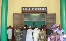 Tribunal : abandonnée par son mari, une femme étrangle son bébé et le jette dans un puits