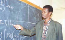 Débarqué du nouveau gouvernement, Pr Mary Teuw Niane reprend la craie