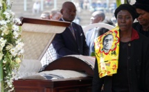 Zimbabwe: l’ex-président Mugabe sera finalement enterré à Harare