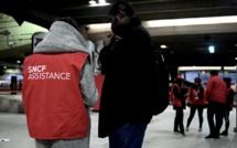 Grève: à Paris, les commerçants inquiets mais solidaires, les voyageurs sereins