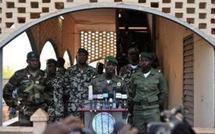 Mali: l’ex-junte dit avoir pris le dessus après des affrontements meurtriers à Bamako
