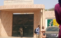 Direct Prison Camp Pénal - Ni l'administration ni les avocats de Guy n'ont reçu de notification
