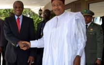 Mali: les présidents de Guinée et Niger appellent à une intervention militaire