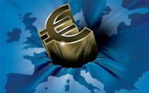 La zone euro toujours sous pression pour trouver une issue à la crise de la dette souveraine