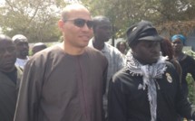 Scrutin Législatives 2012 : Karim Wade a voté au Point E