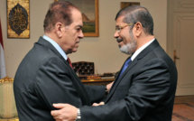 Egypte: Morsi débute son mandat à la recherche d'un gouvernement d'ouverture