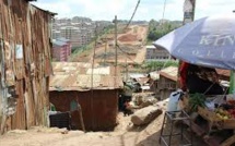 Le coronavirus, une catastrophe sanitaire et économique pour les habitants de Kibera