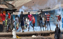 Covid-19 Sédhiou : victimes de stigmatisation, les populations de Manconaba barrent la route et brûlent des pneus 