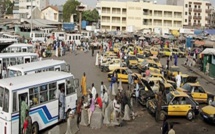 Grève des chauffeurs et transporteurs du Sénégal : des pneus brûlés à Thiès, un sit-in organisé à Diourbel
