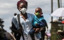 Covid-19: les masques chirurgicaux très efficaces, les bandanas beaucoup moins, selon une étude