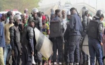 Procès des paysans de Tobène: le tribunal bunkerisé, des responsables politiques et l'activiste Guy Marius Sagna dans la salle 