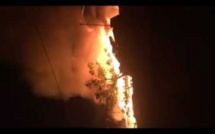 Avenue Lamine Guèye : la salle de vente Parc Lambaaye ravagée par les flammes 