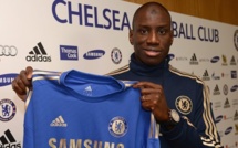 Demba Ba s'engage officiellement à Chelsea: Il a le numéro 29