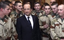 A Tulle, le président français rend visite à ses troupes