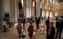 En France, les lieux de culte rouvrent leurs portes mais la jauge de 30 personnes passe mal
