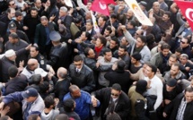 Crise politique en Tunisie: la population entre colère et recueillement