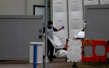 Covid-19 : le Royaume-Uni contraint de recourir à des morgues provisoires