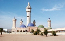 TOUBA : Des fidèles mourides ont avalé le ciment de la pose de la 1ère pierre des deux minarets