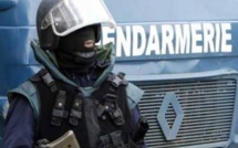 Place de la Nation : un élément du GIGN perd la main après l'explosion d'un gaz lacrymogène