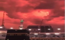 Pourquoi l'atmosphère autour de la Kaaba est devenue rouge le 13 mars dernier?