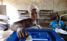 Présidentielle au Mali: un second tour mieux organisé que le premier