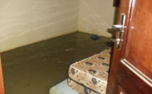 VIDEO-Inondations à l'unité 6 des Parcelles Assainies: l'appel au secours d'une dame en détresse devant sa maison sous les eaux