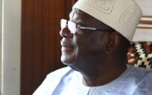 Mali: IBK sur le parvis du palais de Koulouba