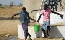 Pénurie d’eau à Dakar : Avec la nappe contaminée, les populations qui se rabattent sur les puits et pompes «jambaar » se frottent aux maladies