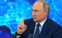 Russie: Poutine décrète une semaine chômée pour enrayer l'essor du Covid-19