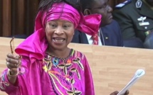 ​« Faire travailler les gens dans la clandestinité, couper leurs droits, c’est un trafic d’être humain », (Ministre)