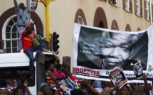 En Afrique du Sud, les hommages à Nelson Mandela se poursuivent à travers le pays