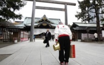 Yasukuni: la visite du sanctuaire par Shinzo Abe nourrit les tensions entre Japon et Chine