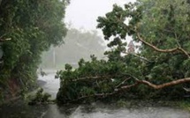 Cyclone Batsirai: 12 blessés à La Réunion, Madagascar se prépare