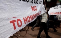 Ouganda: le président Museveni s'apprête in fine à signer la loi anti-homosexualité