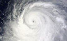 Alerte au typhon Neoguri au Japon