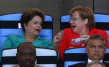 Rousseff et Blatter hués