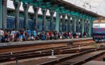 Ukraine: les habitants de l’Est tentent de fuir par le train
