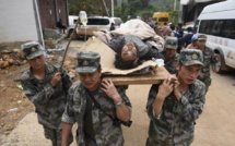 Séisme en Chine: les secours se mettent difficilement en place