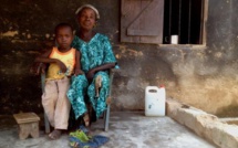 Bangui: premiers retours dans les quartiers dévastés par les violences