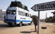 Tamba : Il se poignarde au cou puis plante un couteau dans le ventre