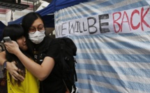 Hong Kong: la police procède à l’évacuation du principal site occupé